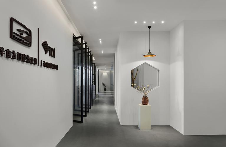 高檔辦公室裝修:如何通過設(shè)計展現(xiàn)卓越效果 高檔辦公室裝修:如何通過設(shè)計展現(xiàn)卓越效果